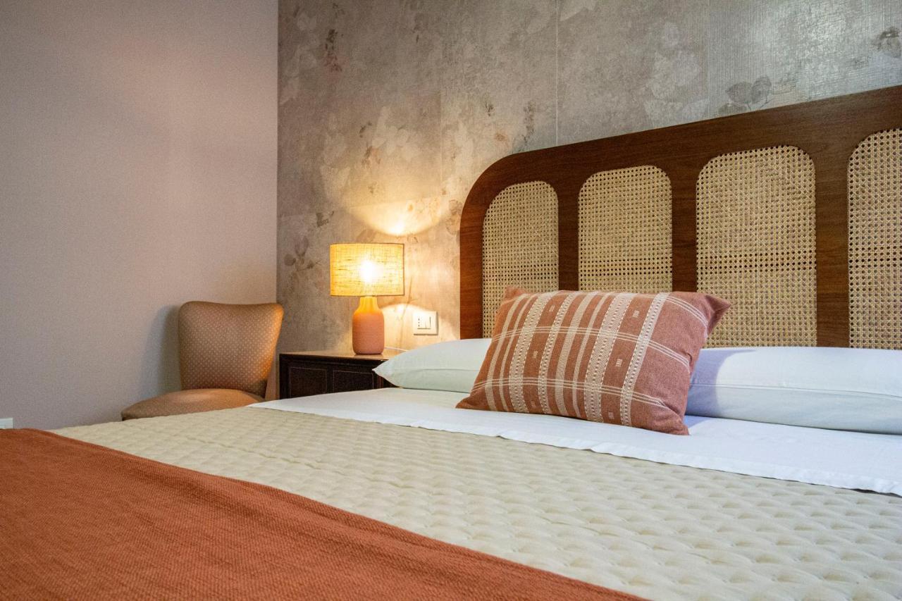Epimoni B&B คาตาเนีย ภายนอก รูปภาพ